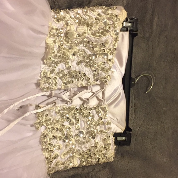 White dress for events homecoming, prom, social! - Picture 4 of 7